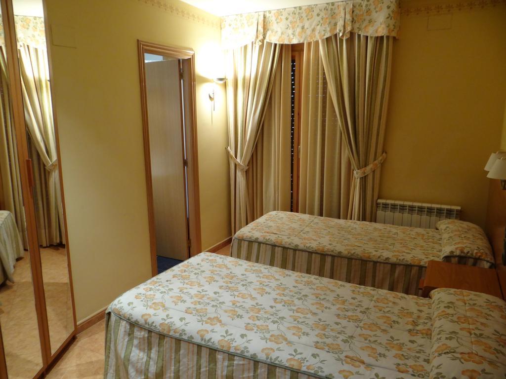 Hotel Casa Carmen Benabarre Bilik gambar